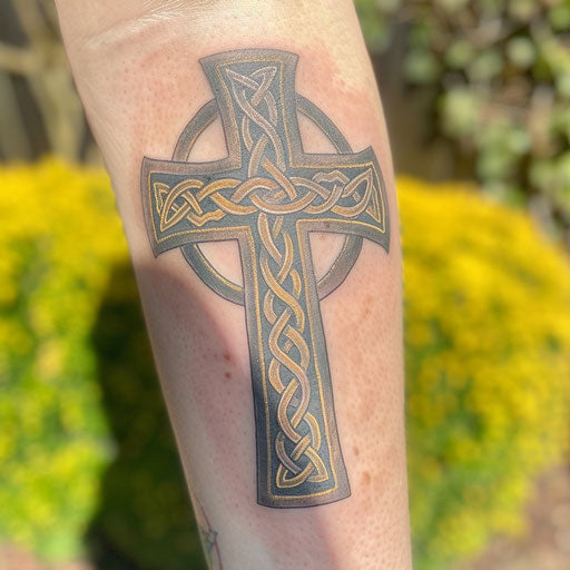 Dual-toned Celtic cross in silver and gold ink